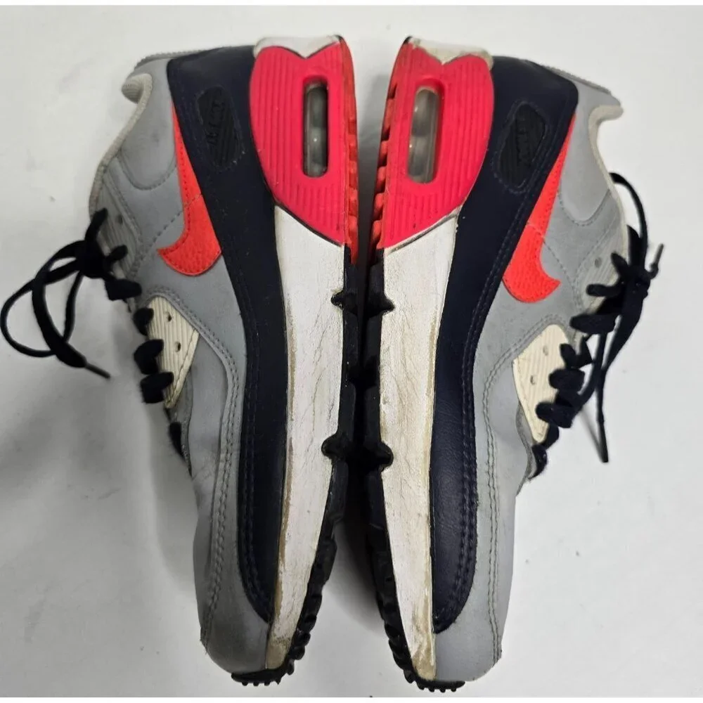 Nike Air Max 90 Essential Wolf Grey Infrared Sneakers size 6 Youth